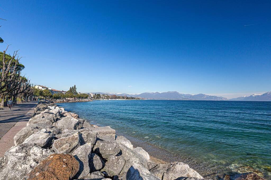 Garda Lake View Apartment Desenzano del Garda Eksteriør bilde